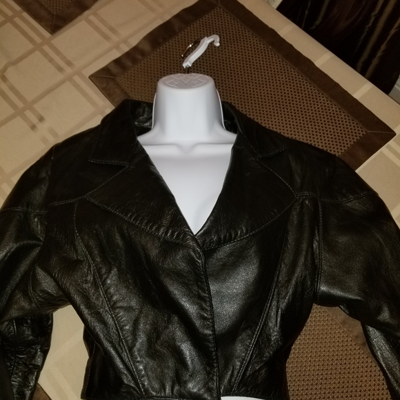 Leather jacket - Picture 4 of 11